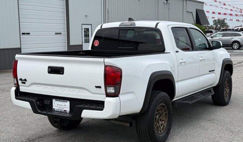 
								Toyota Tacoma full									