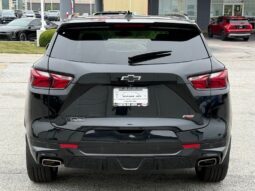
										Chevrolet Blazer full									