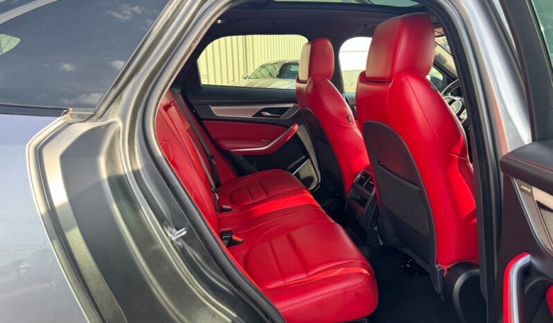 
 Jaguar F-PACE full									