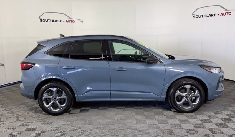 
								Ford Escape full									