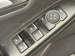 
										Ford Escape full									