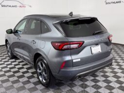 
										Ford Escape full									