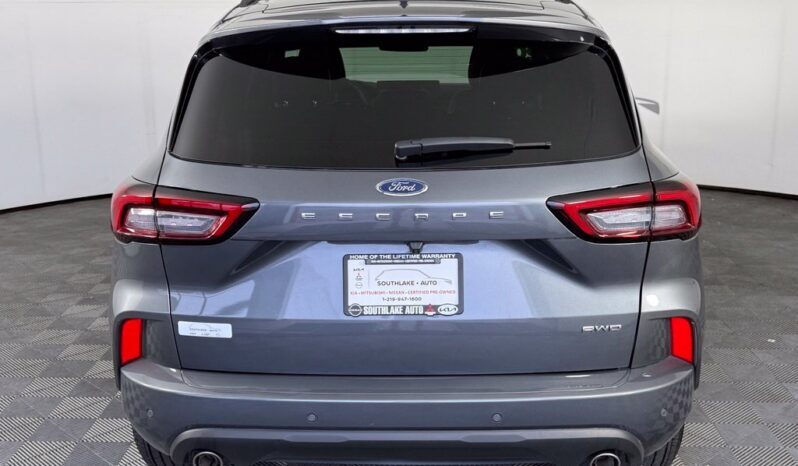 
								Ford Escape full									