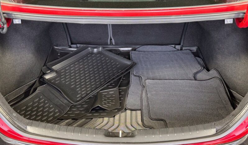 
								Hyundai Elantra full									
