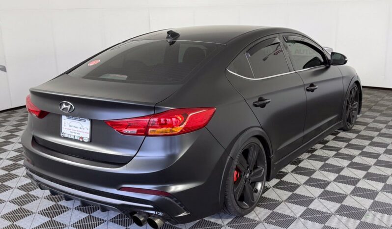 
								Hyundai Elantra full									