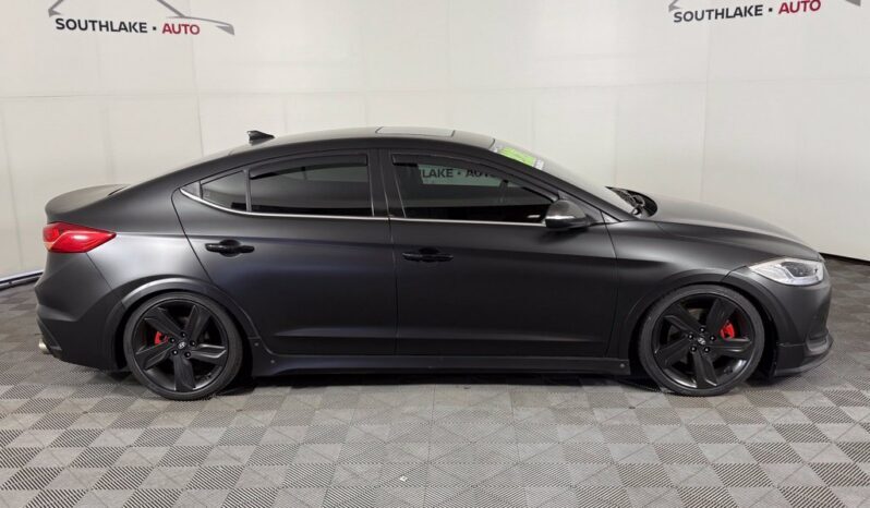 
								Hyundai Elantra full									