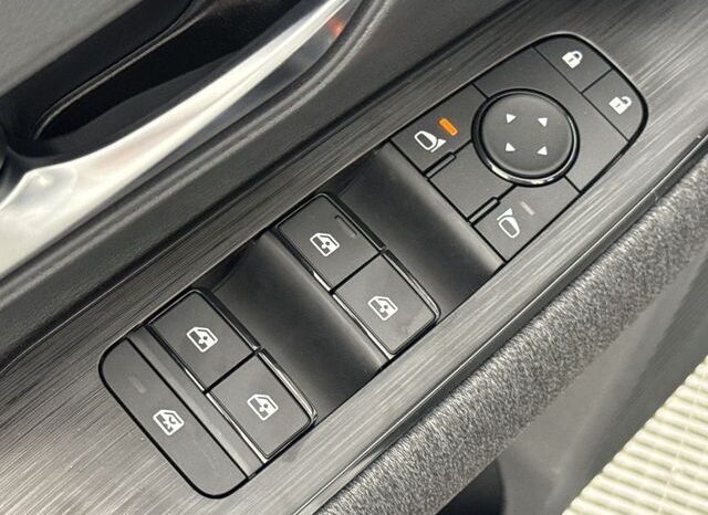 
								Nissan Kicks full									