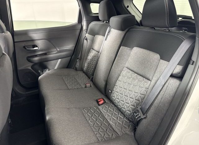 
								Nissan Kicks full									