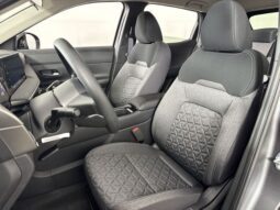 
										Nissan Kicks full									