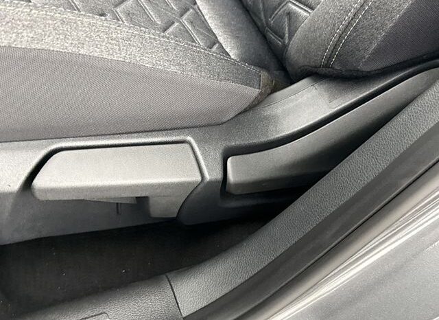 
								Nissan Kicks full									