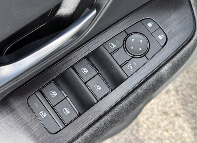 
								Nissan Kicks full									