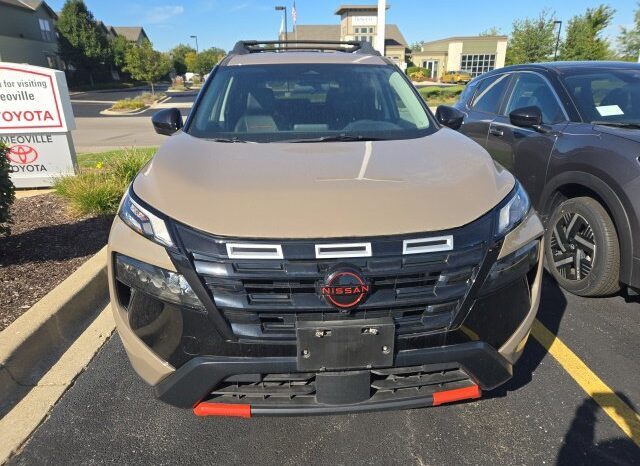 
								Nissan Rogue full									