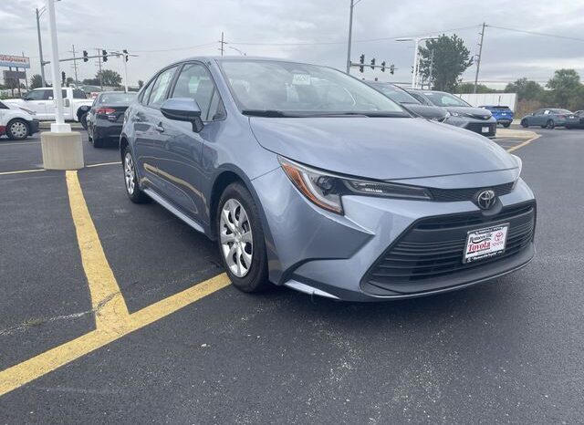 
								Toyota Corolla full									
