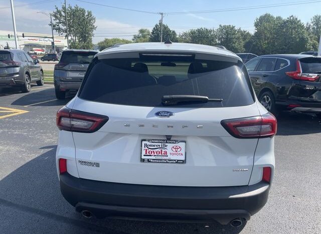 
 Ford Escape full									