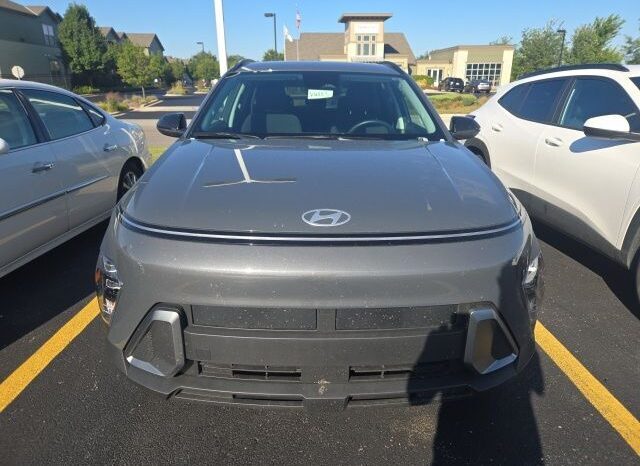 
								Hyundai Kona full									