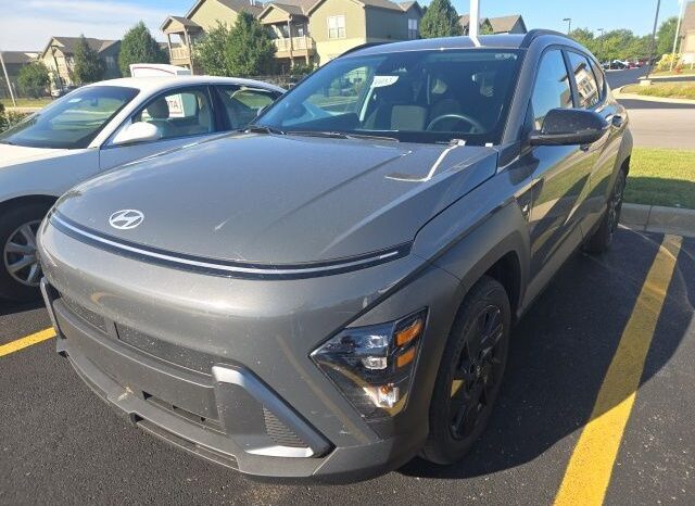 
								Hyundai Kona full									