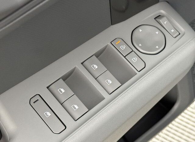 
								Kia EV3 full									