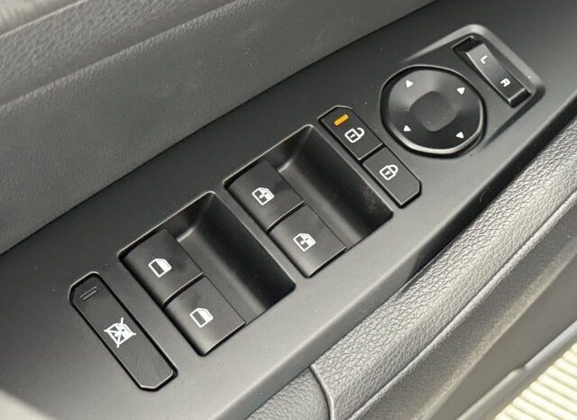 
								Kia Sportage Plug-In Hybrid full									