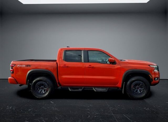 
								Nissan Frontier full									