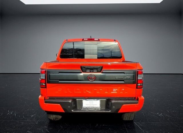 
								Nissan Frontier full									