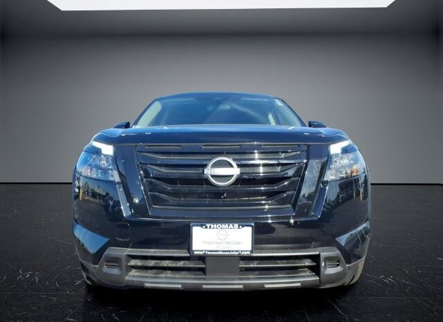 
								Nissan Pathfinder full									