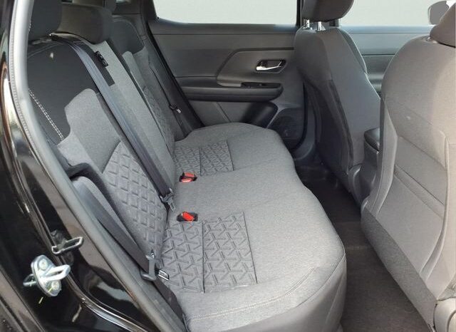 
								Nissan Kicks full									