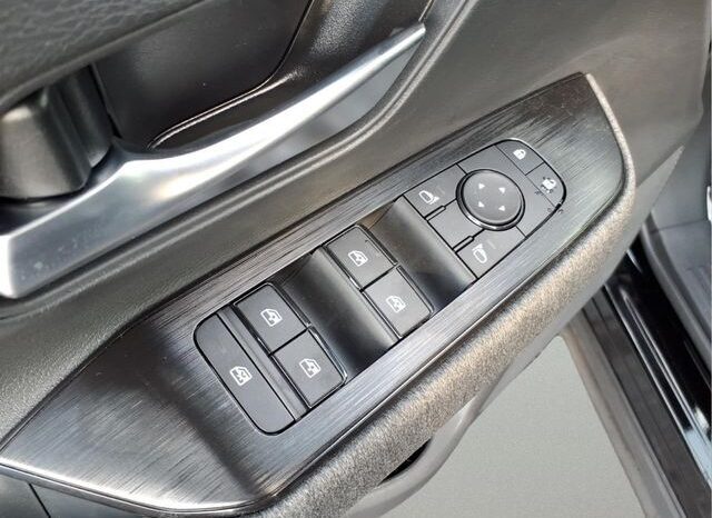 
								Nissan Kicks full									