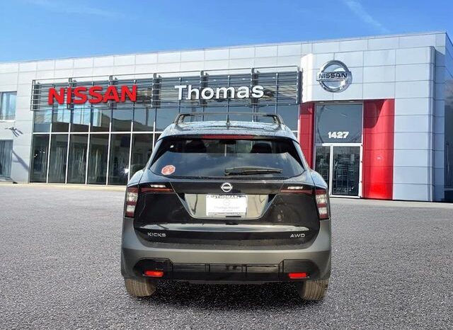 
								Nissan Kicks full									