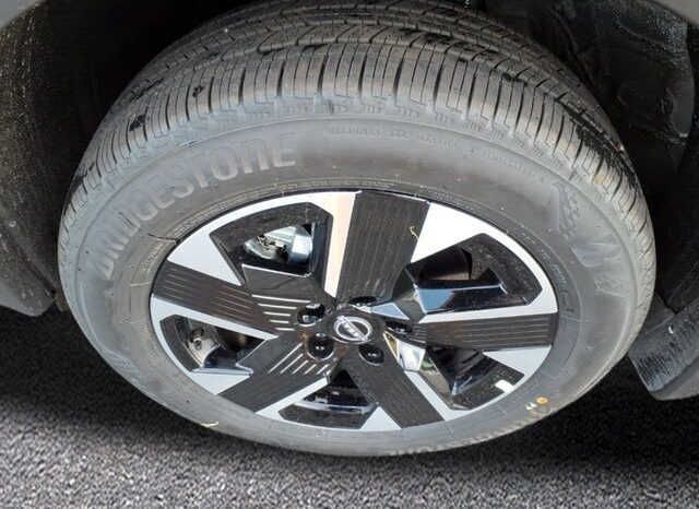 
								Nissan Kicks full									
