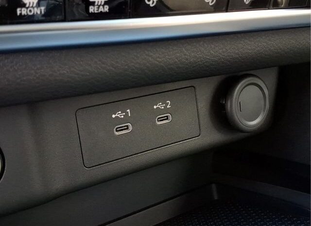 
								Nissan Rogue full									