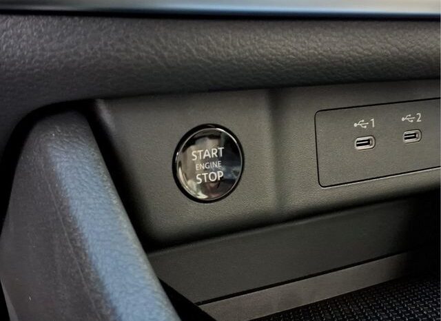 
								Nissan Rogue full									