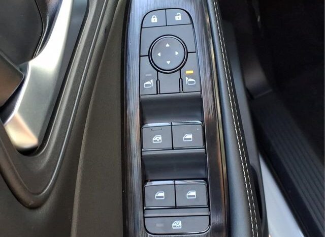 
								Nissan Rogue full									