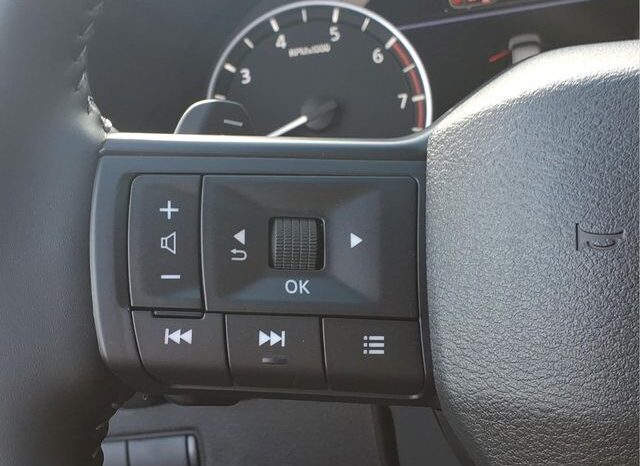 
								Nissan Rogue full									