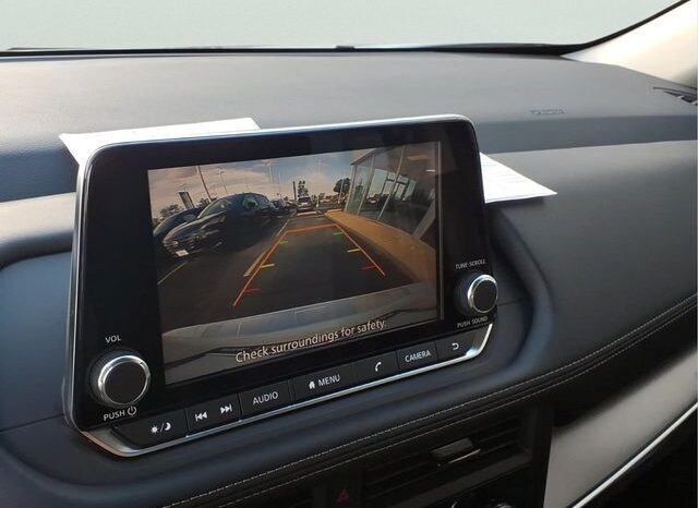 
								Nissan Rogue full									