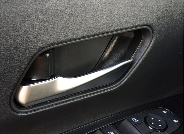 
								Nissan Kicks full									