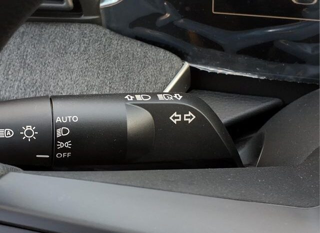 
								Nissan Kicks full									