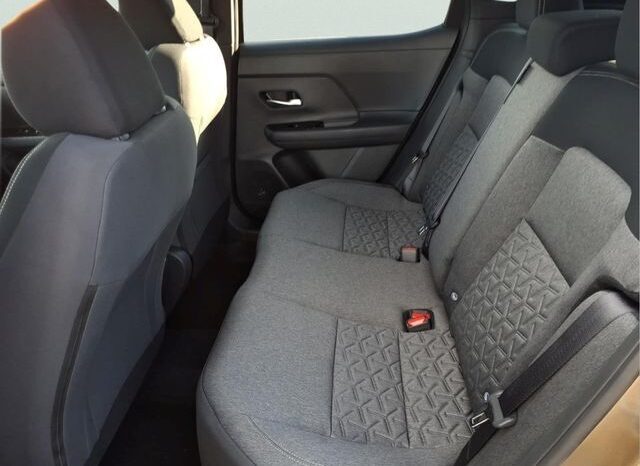 
								Nissan Kicks full									