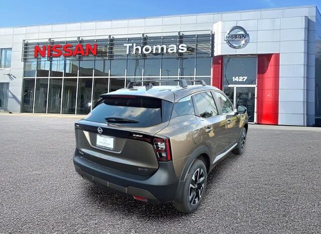 
								Nissan Kicks full									