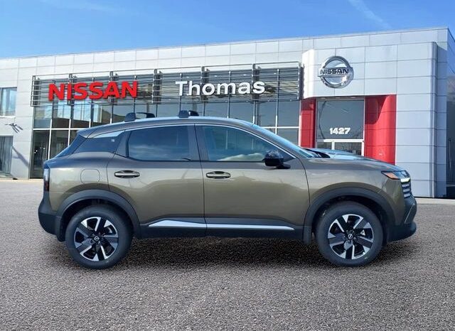 
								Nissan Kicks full									