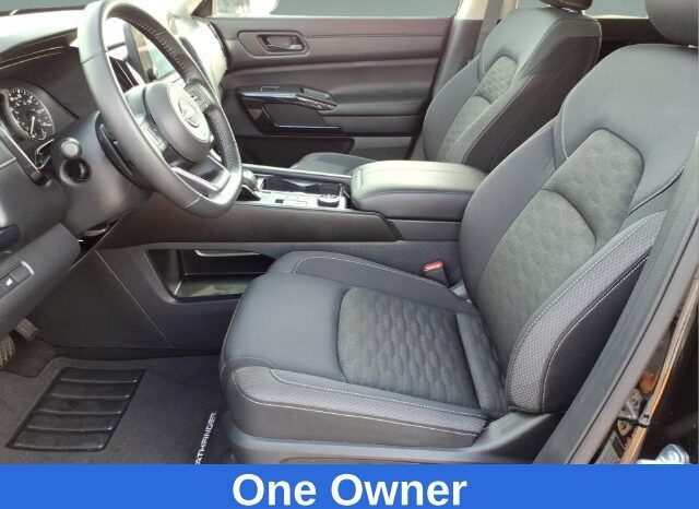 
								Nissan Pathfinder full									