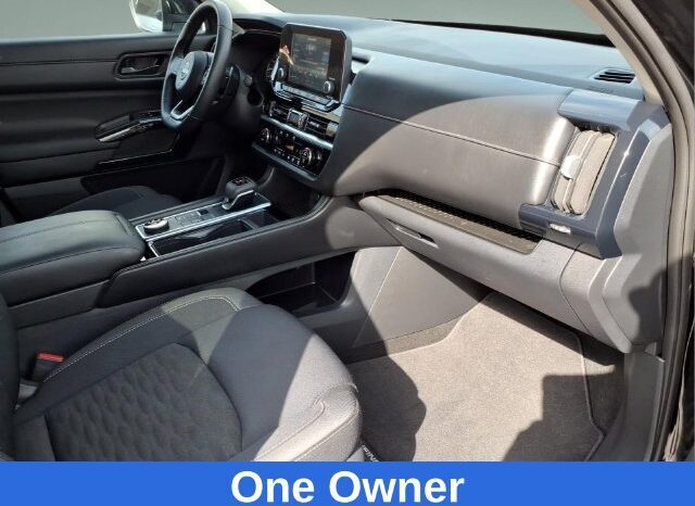 
								Nissan Pathfinder full									