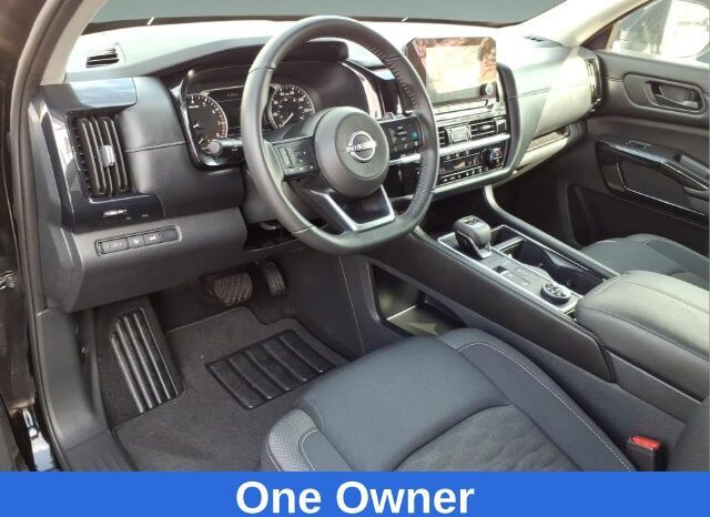 
								Nissan Pathfinder full									