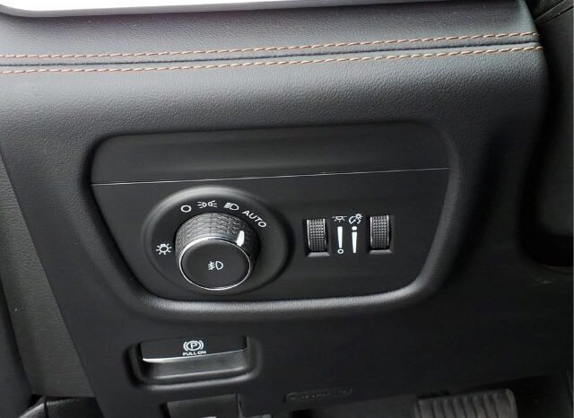 
								Jeep Grand Cherokee full									