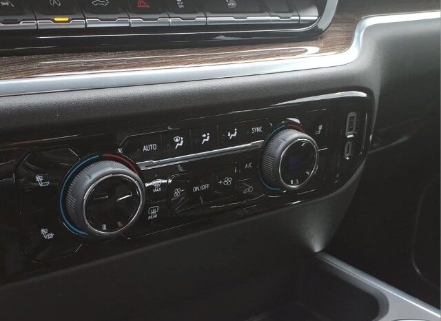 
								Chevrolet Silverado 1500 full									