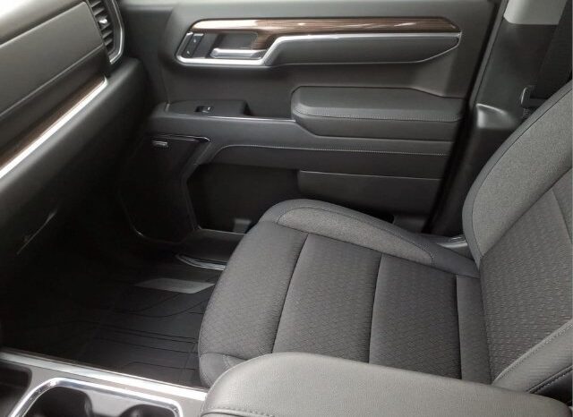 
								Chevrolet Silverado 1500 full									