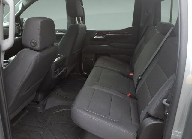 
								Chevrolet Silverado 1500 full									