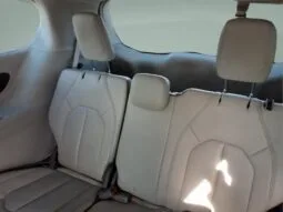 
										Chrysler Pacifica full									