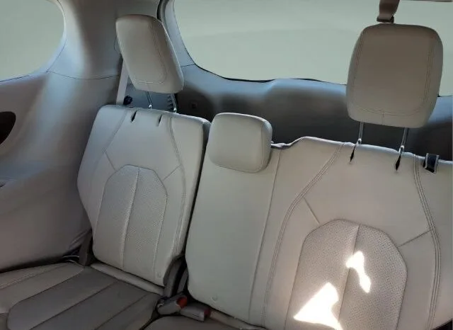
								Chrysler Pacifica full									