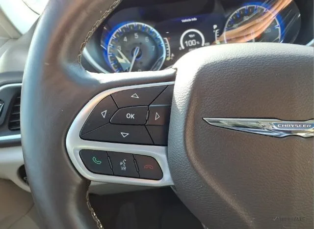 
								Chrysler Pacifica full									