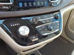 
										Chrysler Pacifica full									